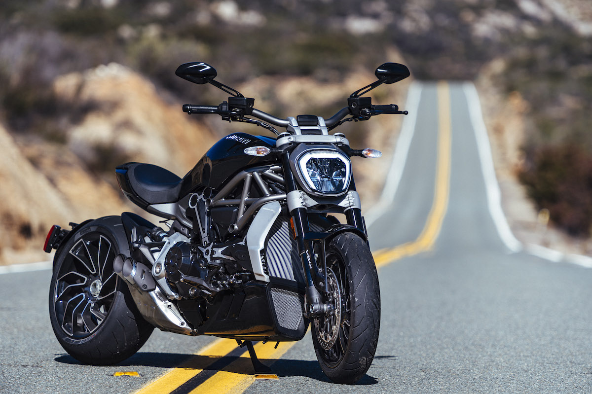 X Diavel bas, long et noir... le nouveau cruiser de Ducati est un