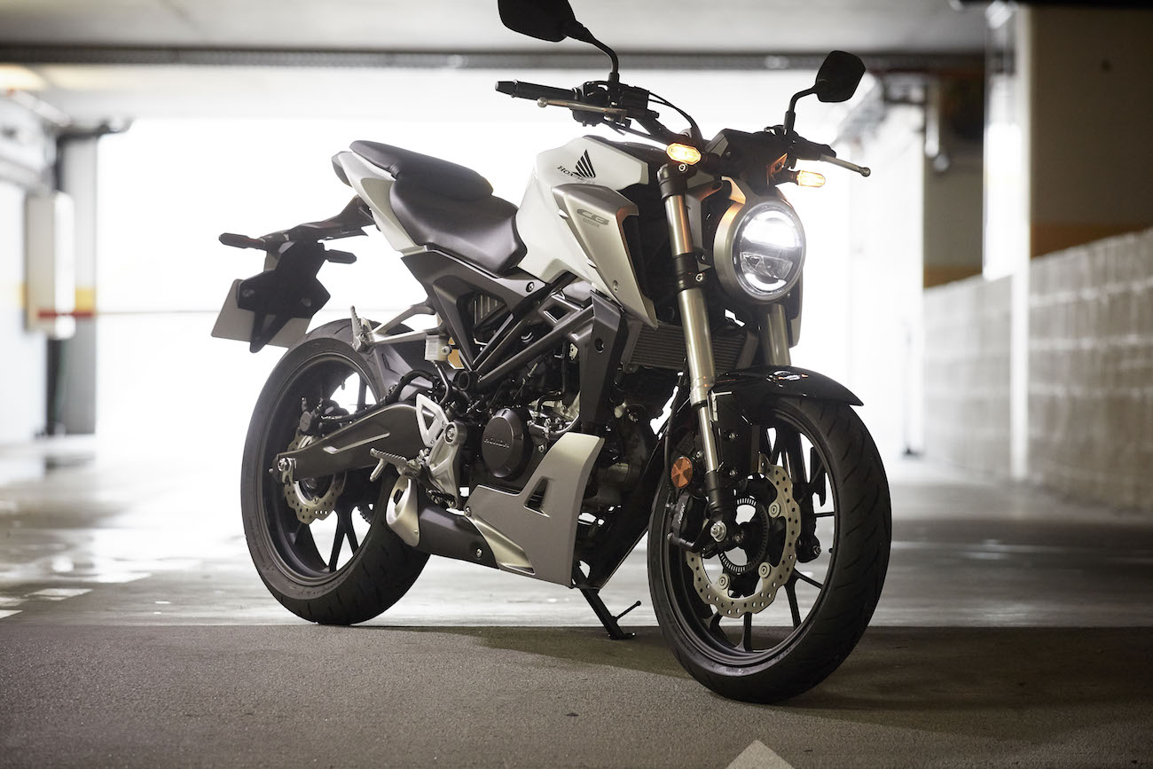 Honda_CB125Rsmall_statwhite_345 - Actu Moto