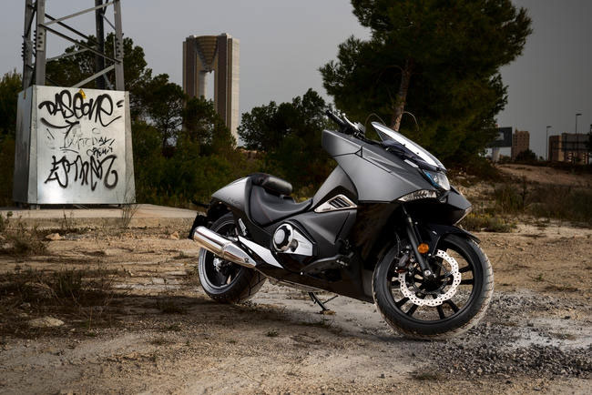 Honda NM4 Vultus dès juillet en Suisse