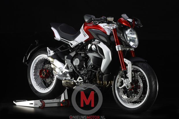 MV AGUSTA Brutale Dragster 800RR en avance