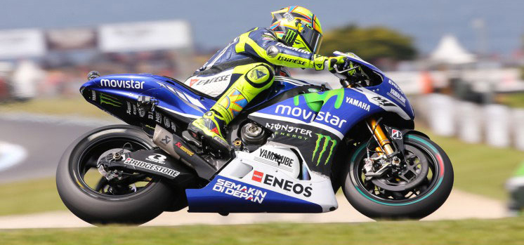 Phillip Island: Marquez chute, Rossi gagne