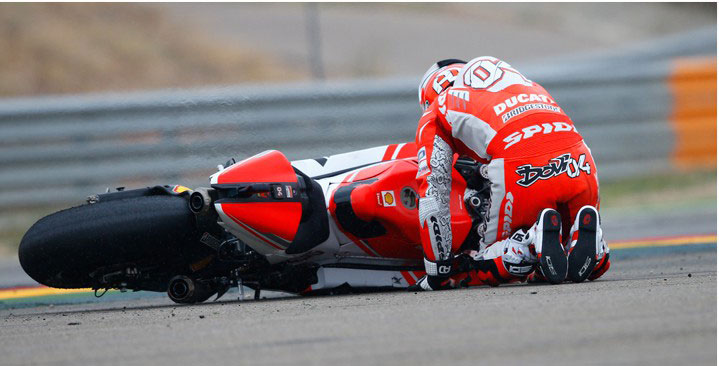 Dovi devant sa Ducati!