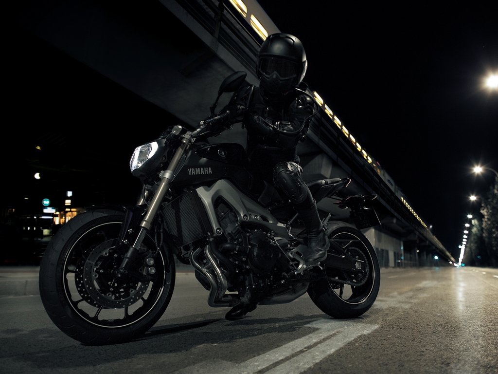 Le côté sombre du Japon, vu sur une moto...