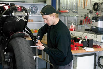 Ce que le marché moto et scooter apporte à l’économie suisse