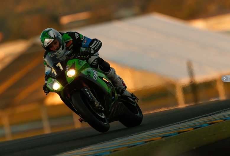 Un coureur du team SRC Kawasaki.