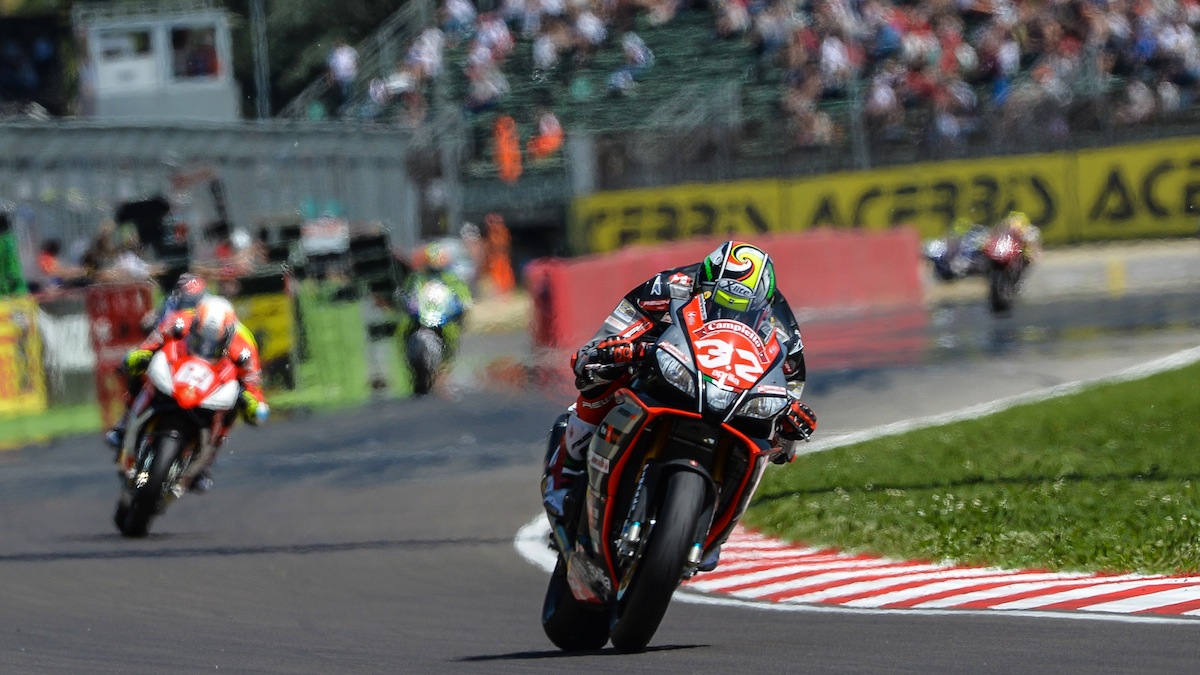 Lorenzo Savadori (Aprilia) a été le plus fort en STK 1000.