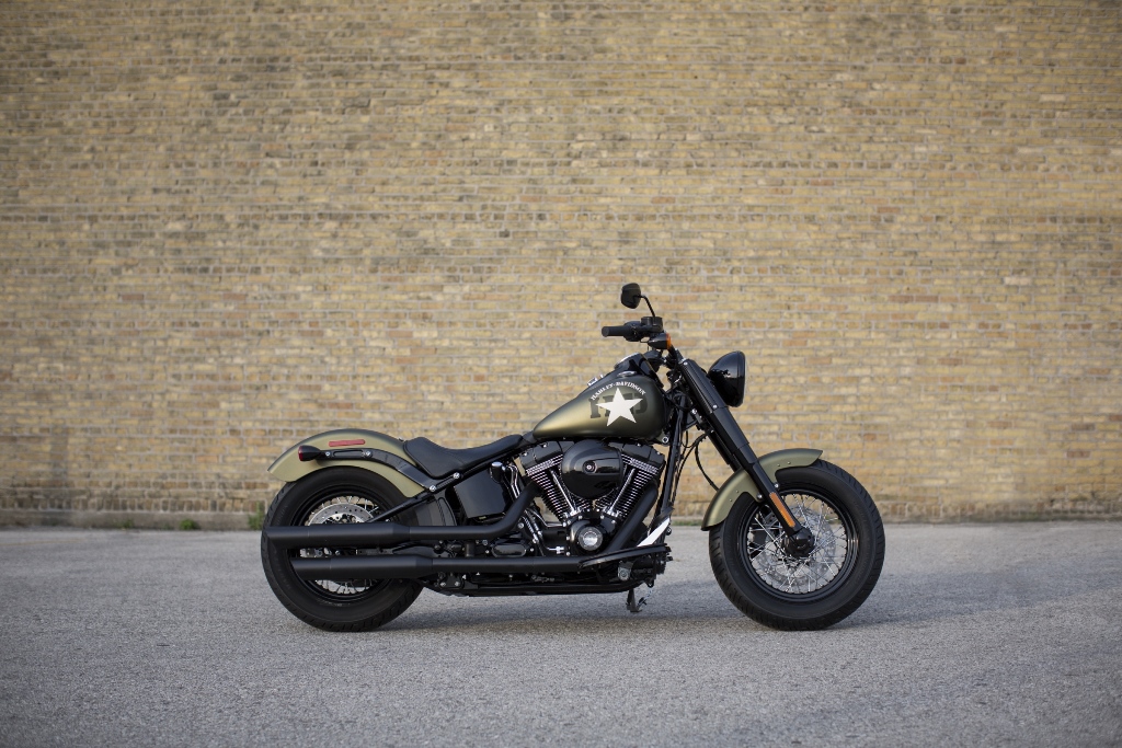 La nouvelle Softail Slim S, équiée du gros moteur Screamin'Eagle Twin Cam 110.