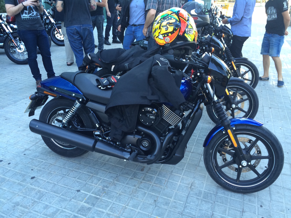 L'une des motos présentées pour les journalistes (notamment) espagnols et brésiliens.
