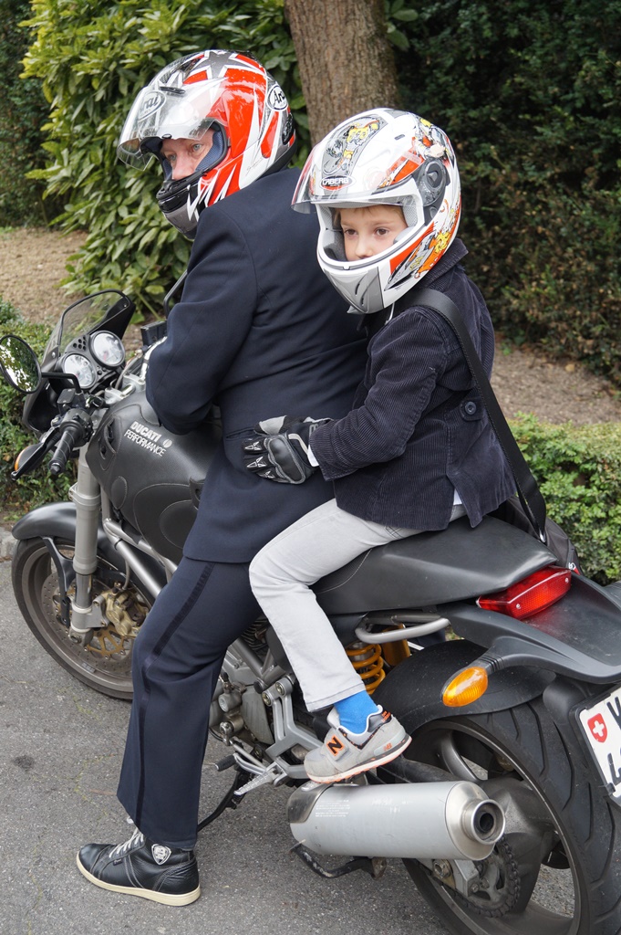 On peut êtr ejeune et gentleman!