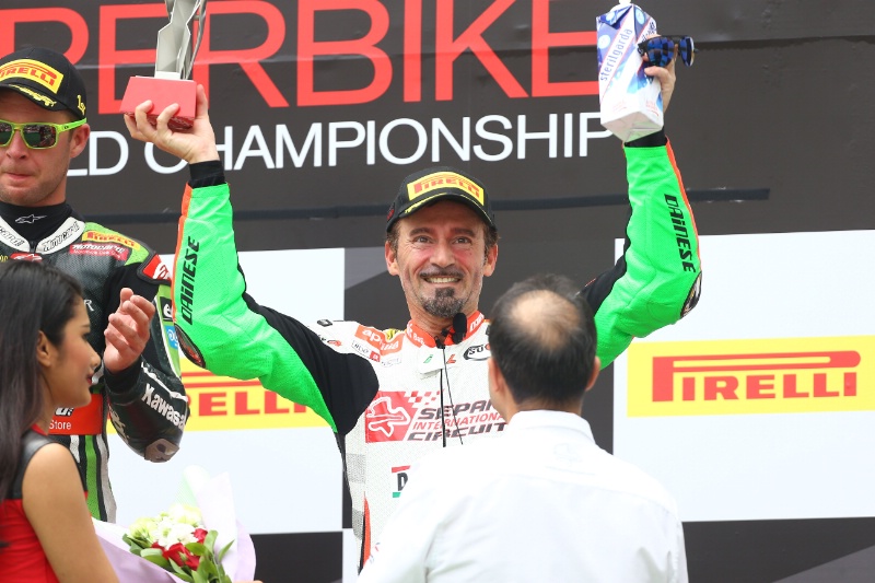 Max (à droite) sur le podium à Sepang.