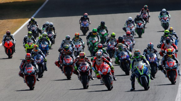 Superstock 1000 à Magny-Cours – beau tir groupé des Suisses