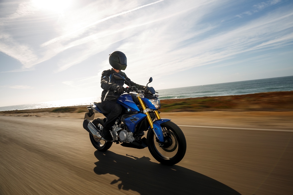 La BMW G 310 R, première moto de petite cylindrée dans la gamme allemande.