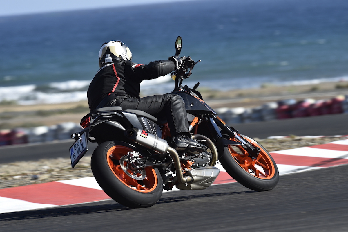 La Duke R sur le (petit) circuit de Maspalomas.