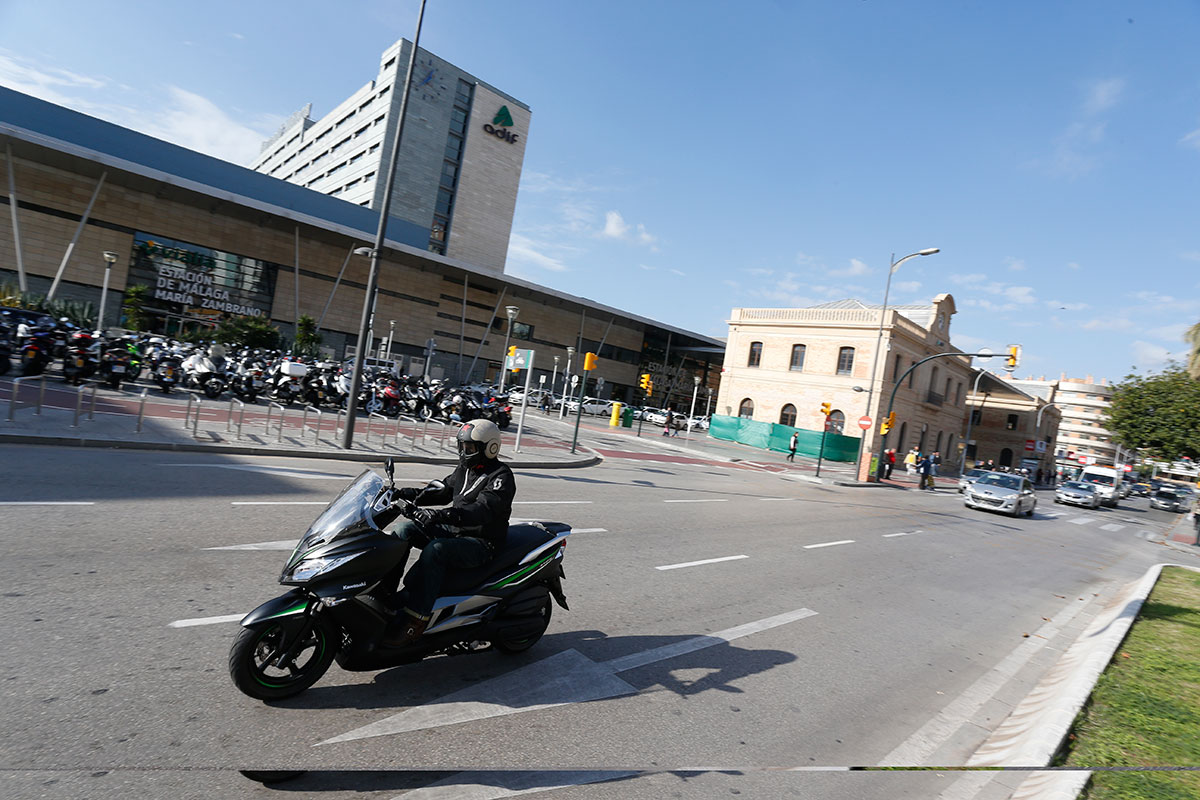 ... Il se jouera avec aisance des difficultés du trafic urbain.