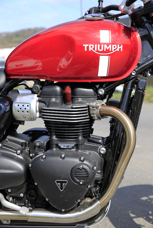 Triumph_street_twin_small11 - Actu Moto