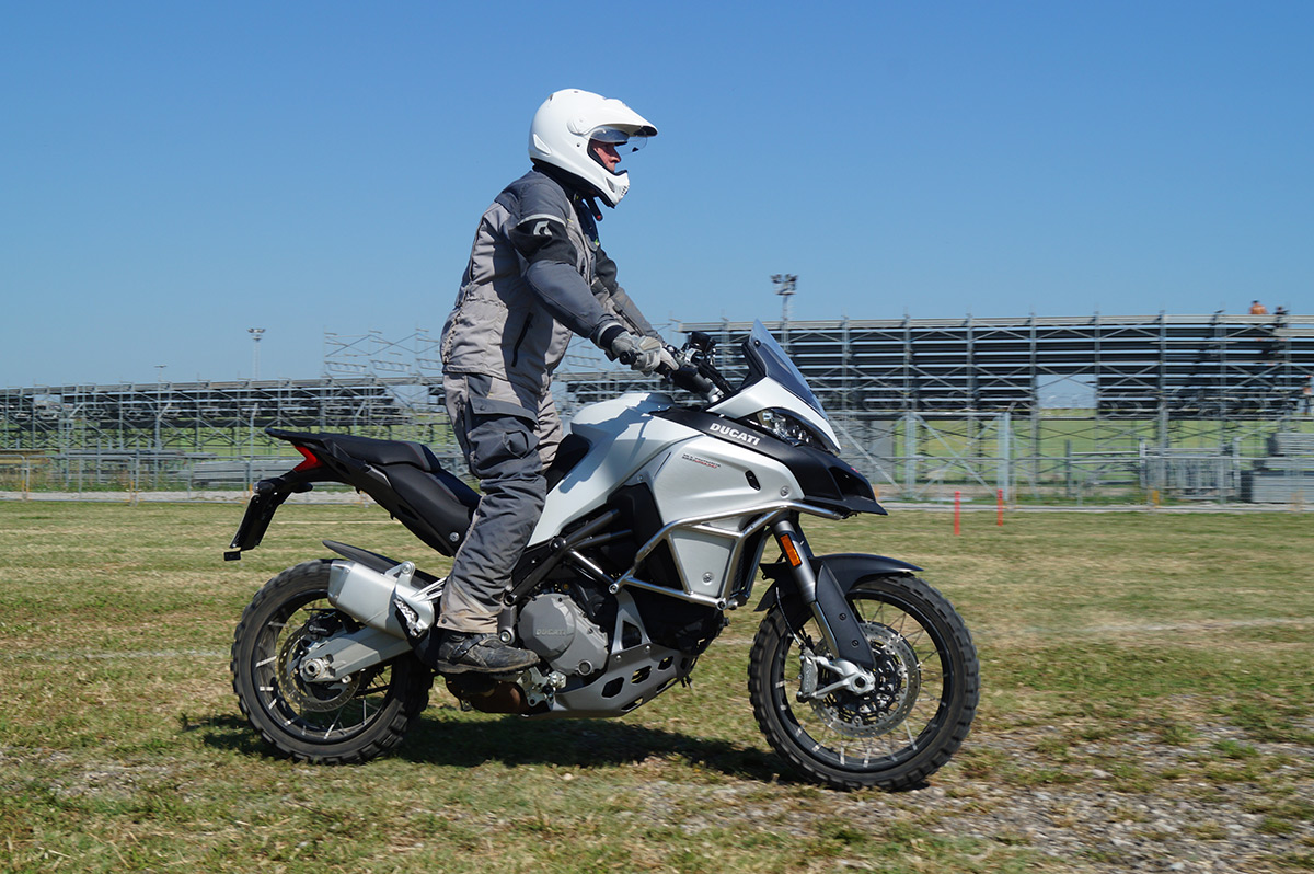 Le DRE Enduro dispose de 25 Ducati Multistrada 1200 Enduro.