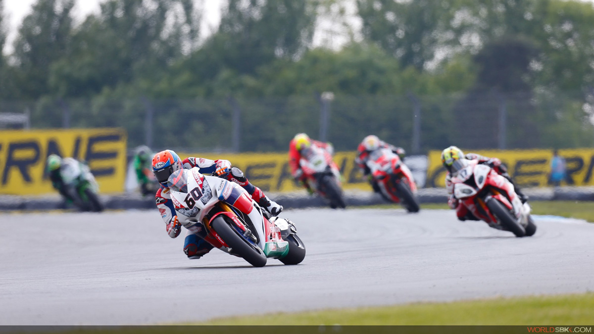 Michael van der Mark (no 60), au guidon de la Honda CBR 1000 RR.