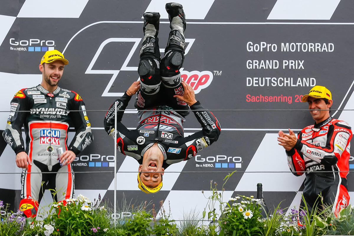 Le salto arrière, l'exercice préféré de Johann Zarco!