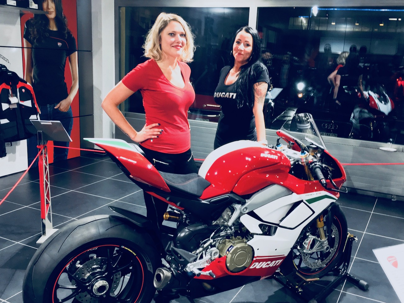 Ducati Panigale V4 fait le tour de Suisse