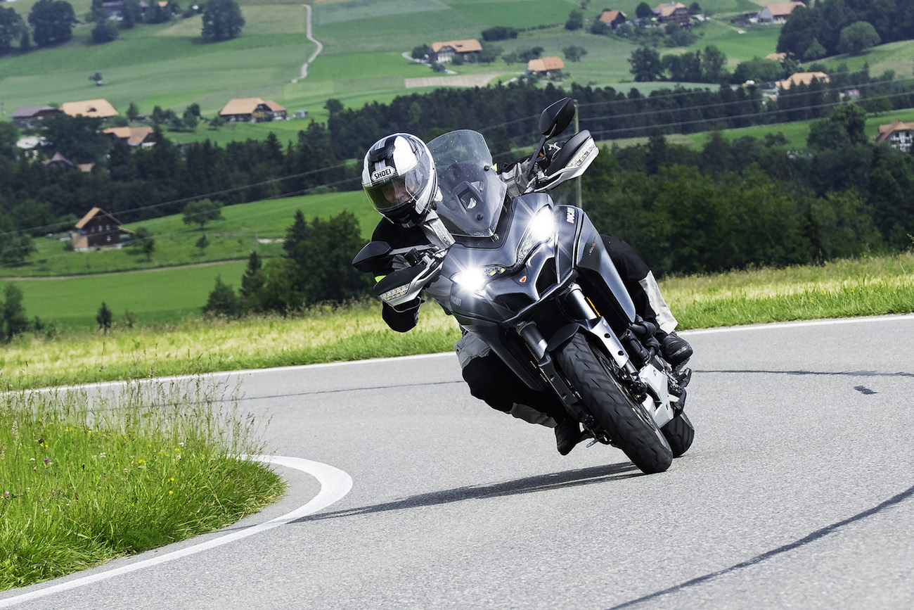 Multistrada 1260 contre Tiger 1200