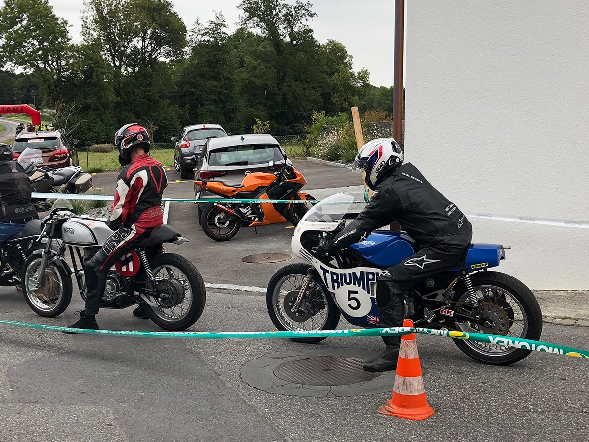 motos anciennes ont envahi Corcelles