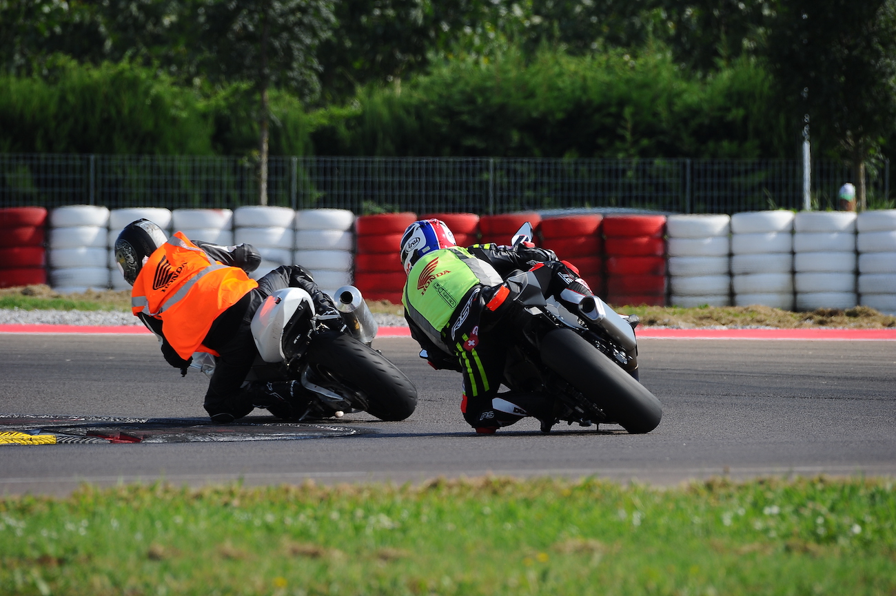 Le meilleur équipement moto pour débuter la piste ou circuit