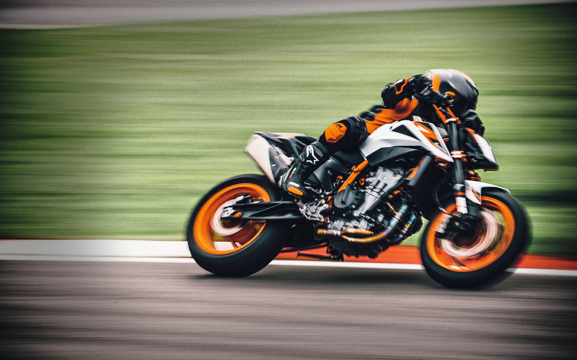 KTM 890 Duke R