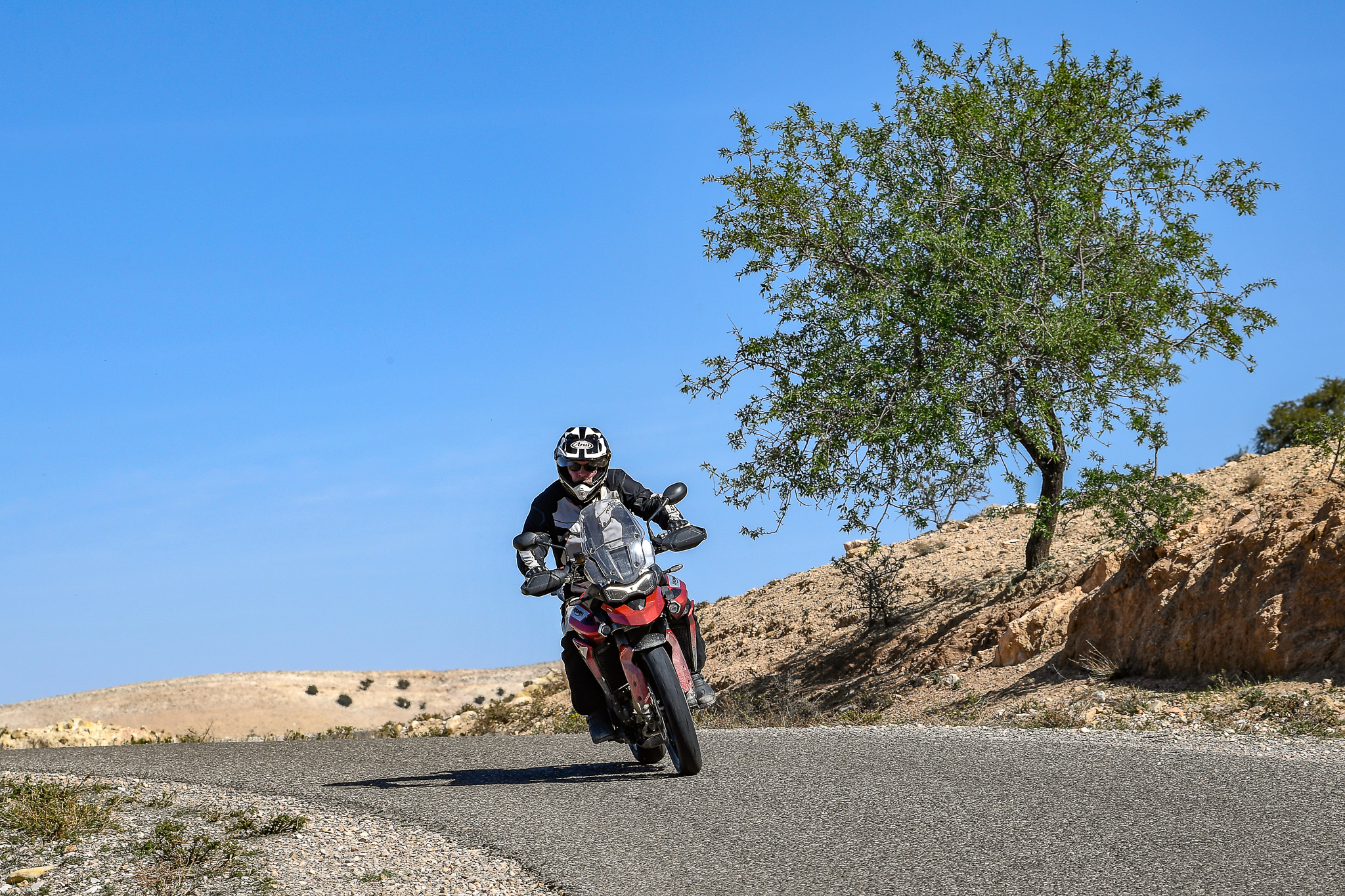 Triumph Tiger 900 Actumoto.ch Mathias Deshusses