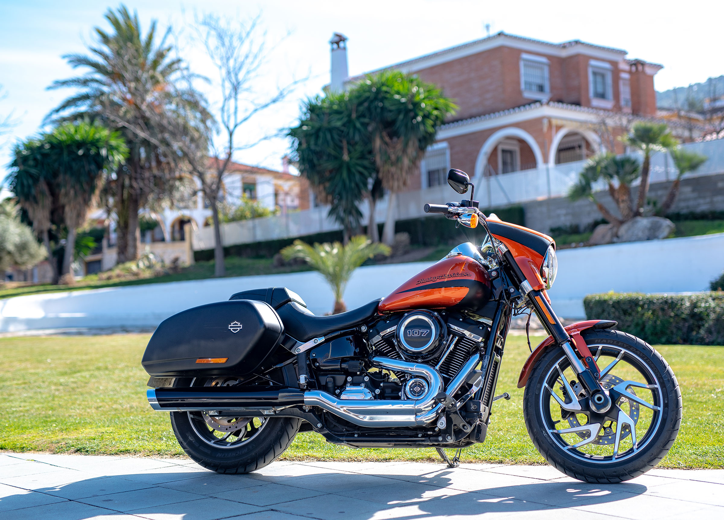 Harley-Davidsson Sport Glide.