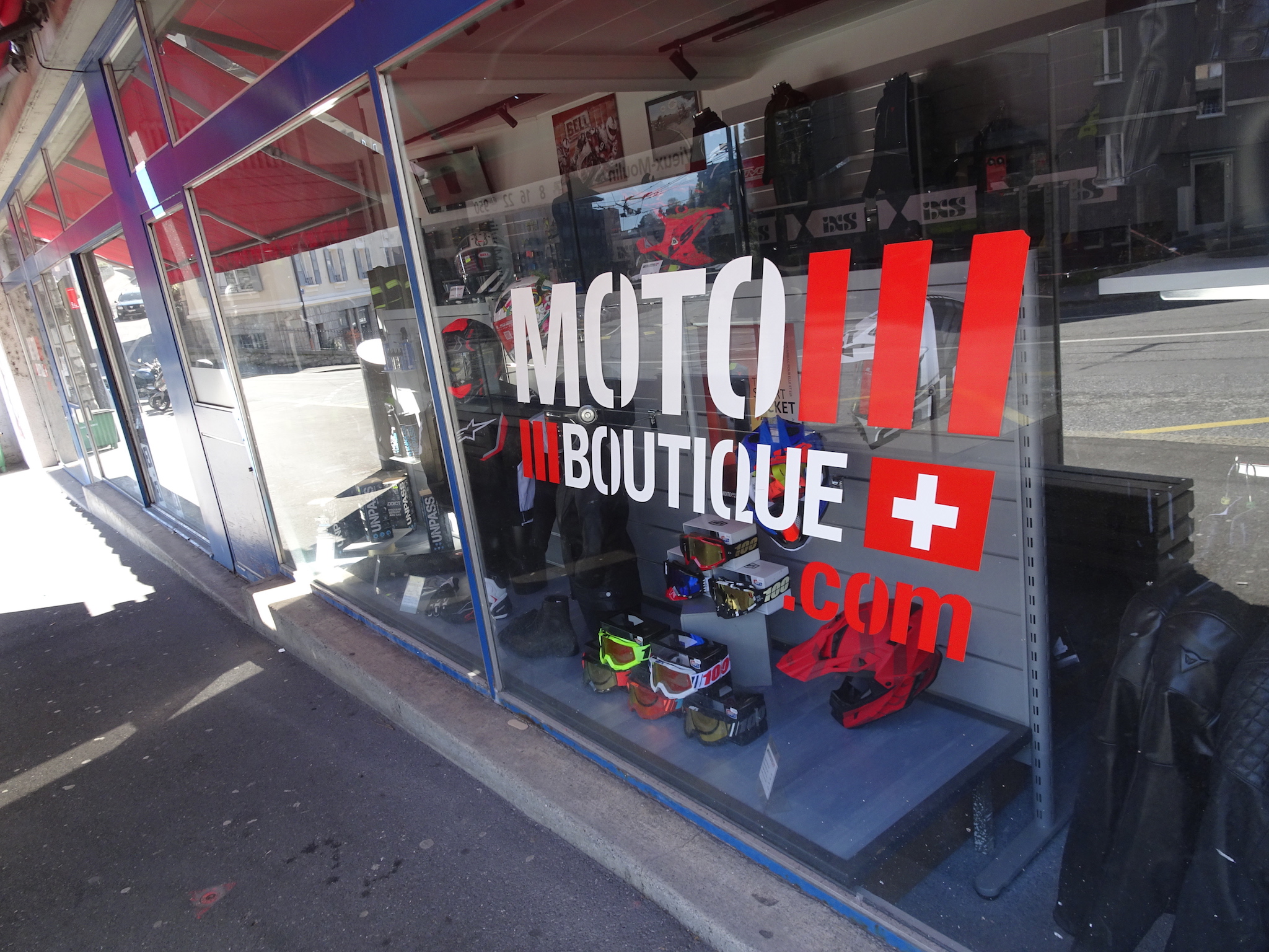 Chez Moto Boutique à Lausanne, on livre toujours  Actu Moto