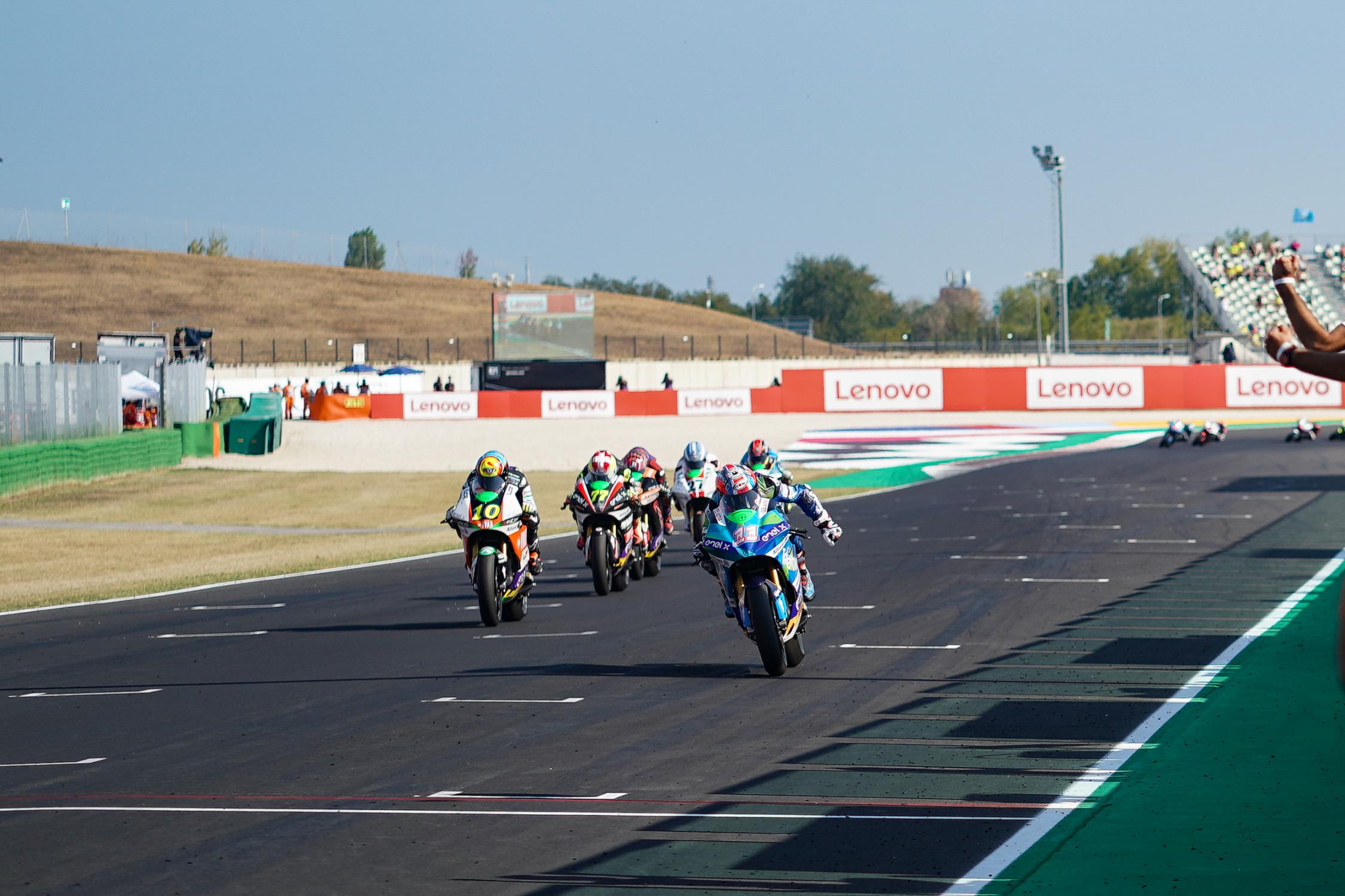 Domi Aegerter sur le podium