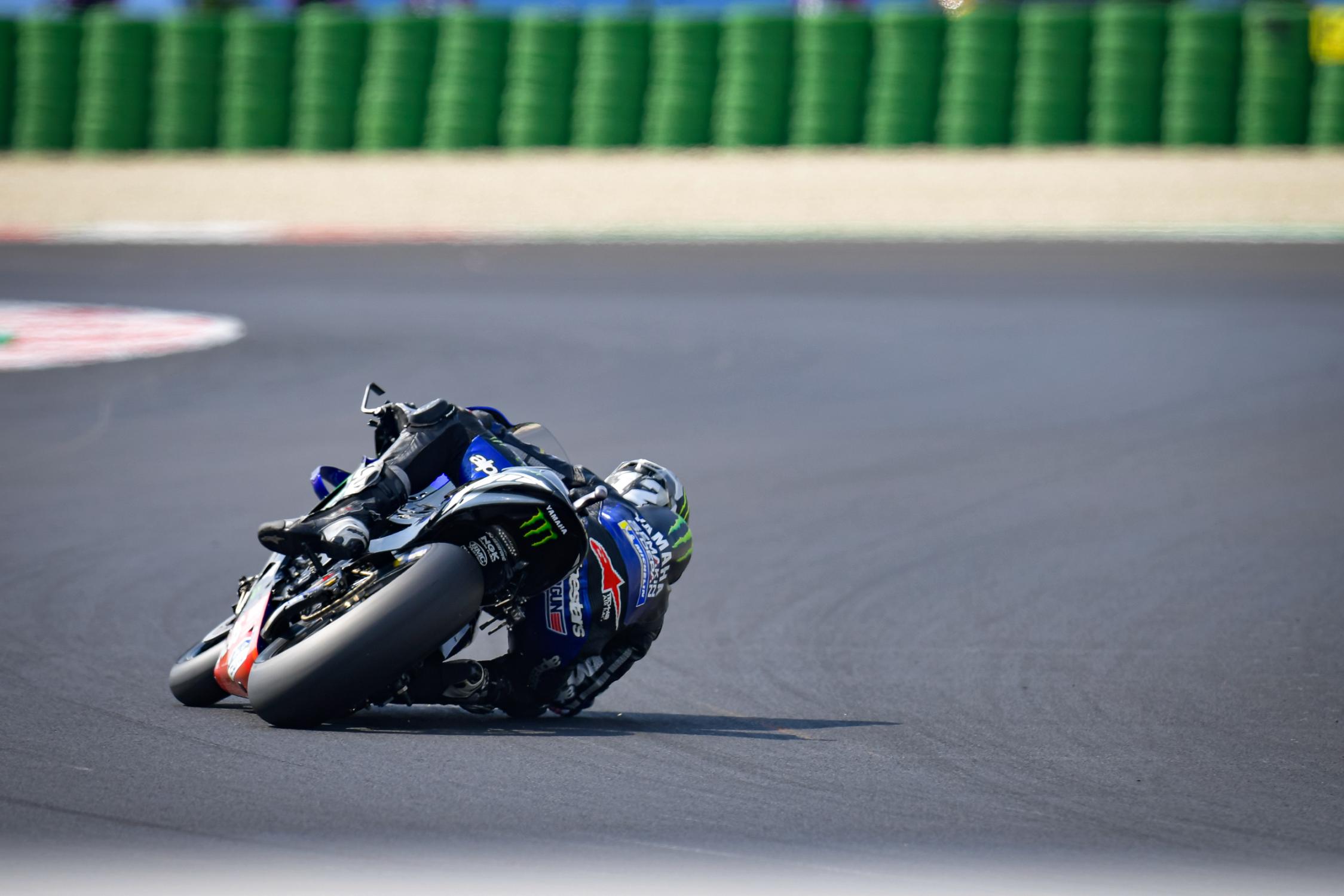Vinales triomphe dans un festival de chutes Actu Moto