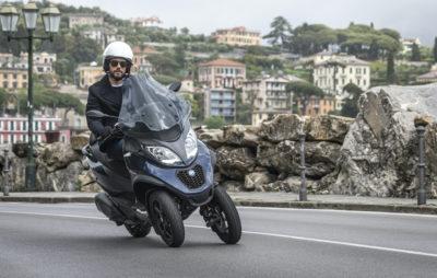 La famille MP3 de Piaggio complétée par un 400 :: Trois-roues inclinables