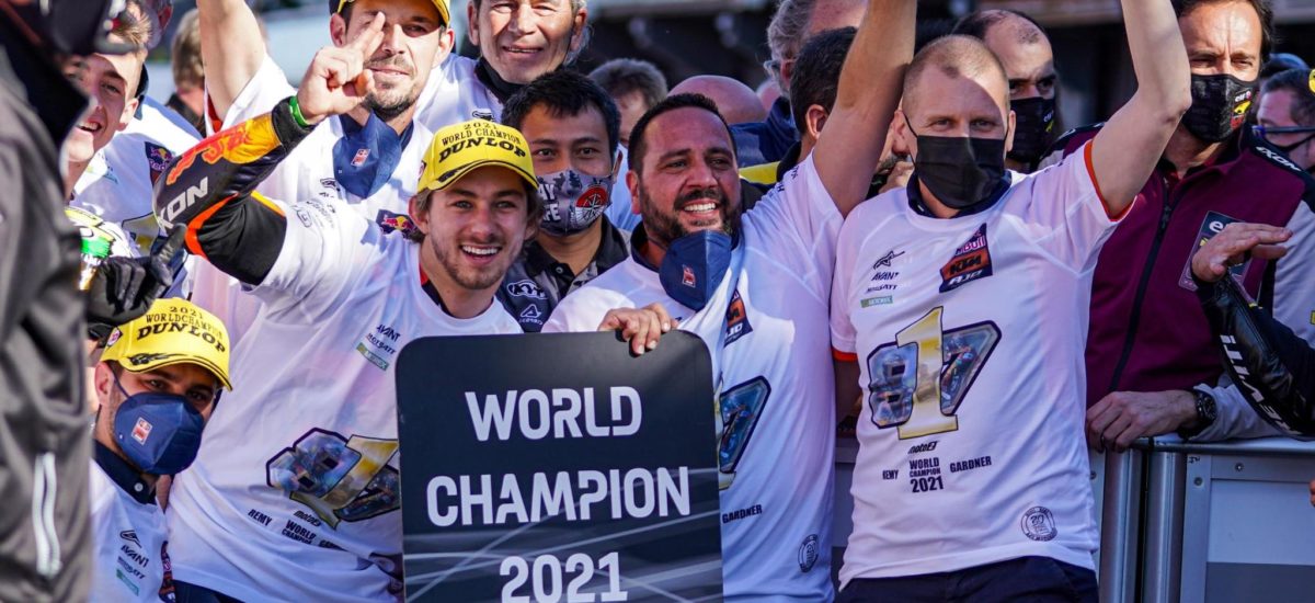 Remy Gardner, dixième de la dernière course, à Valencia, est champion Moto2