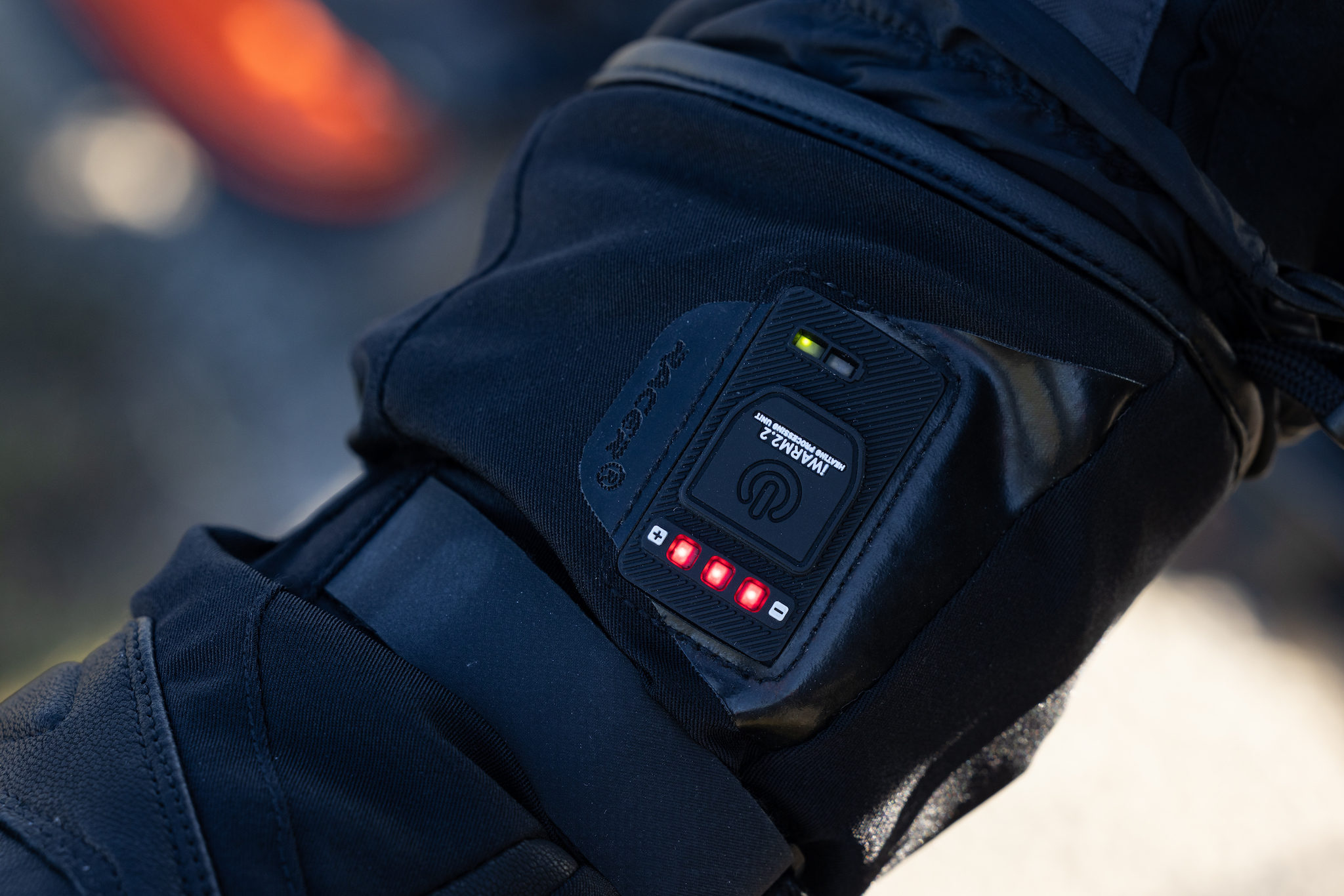 Essai gants chauffants – Racer Connectic Short : les mains au chaud, même  en plein froid » , le site suisse de l'information moto