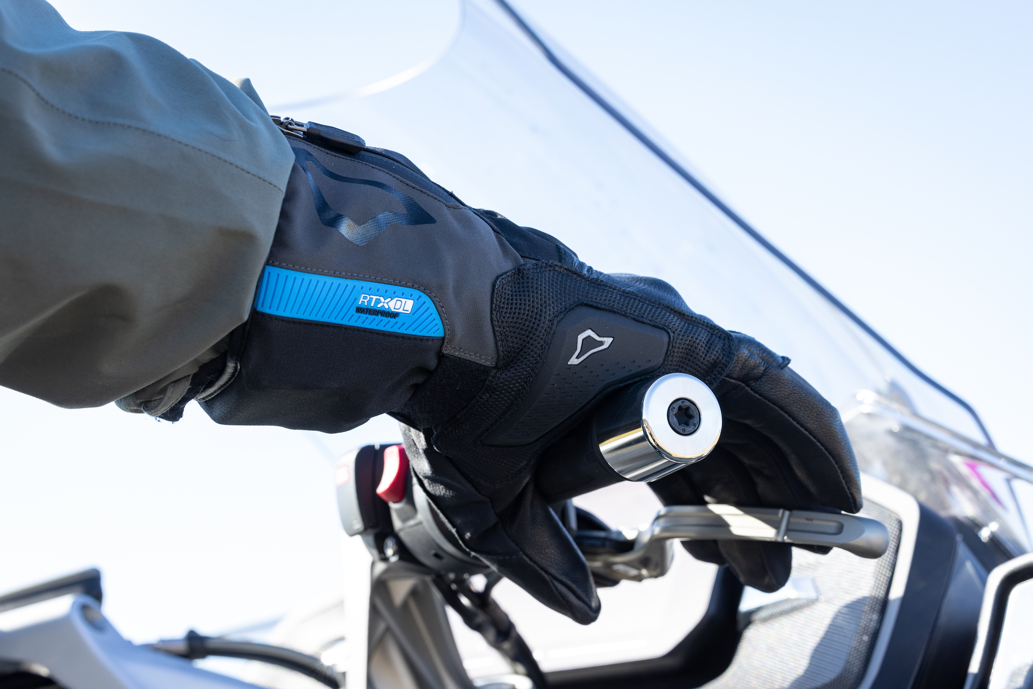 Essai gants chauffants – Racer Connectic Short : les mains au chaud, même  en plein froid » , le site suisse de l'information moto