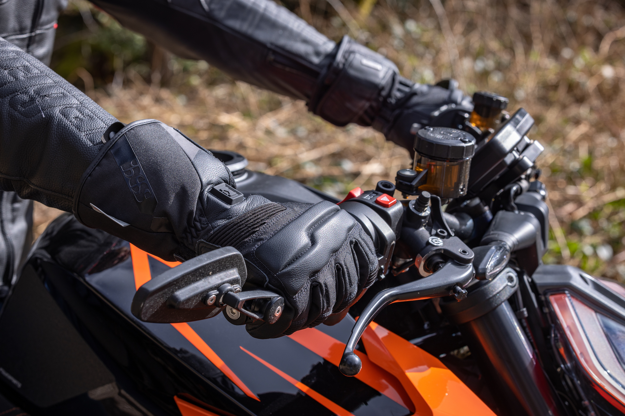 Guide Ultime - Quels Gants Chauffants Moto Choisir ? – ThermalTouch