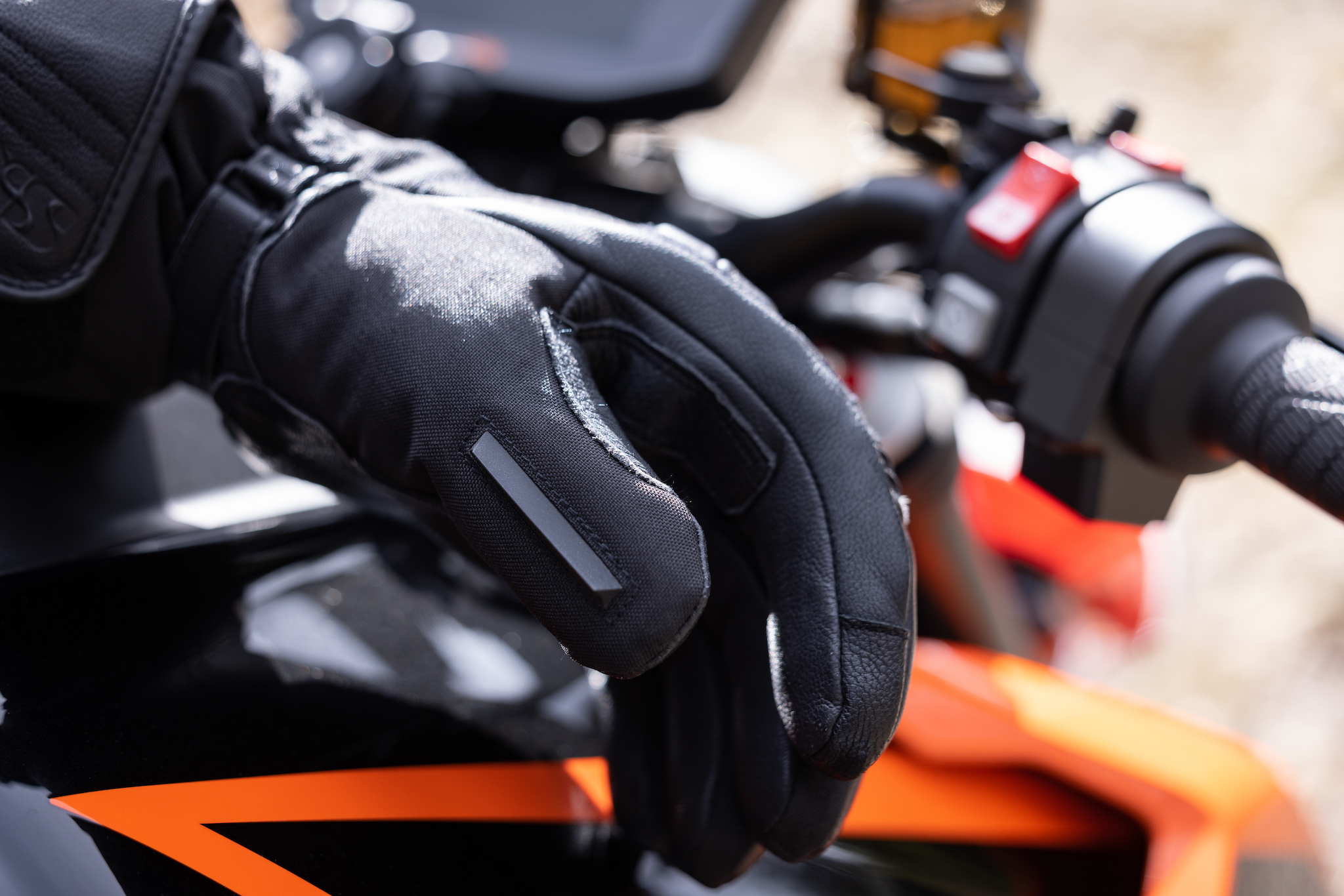 Test des gants chauffants Racer Heat - Made in France ! » , le  site suisse de l'information moto