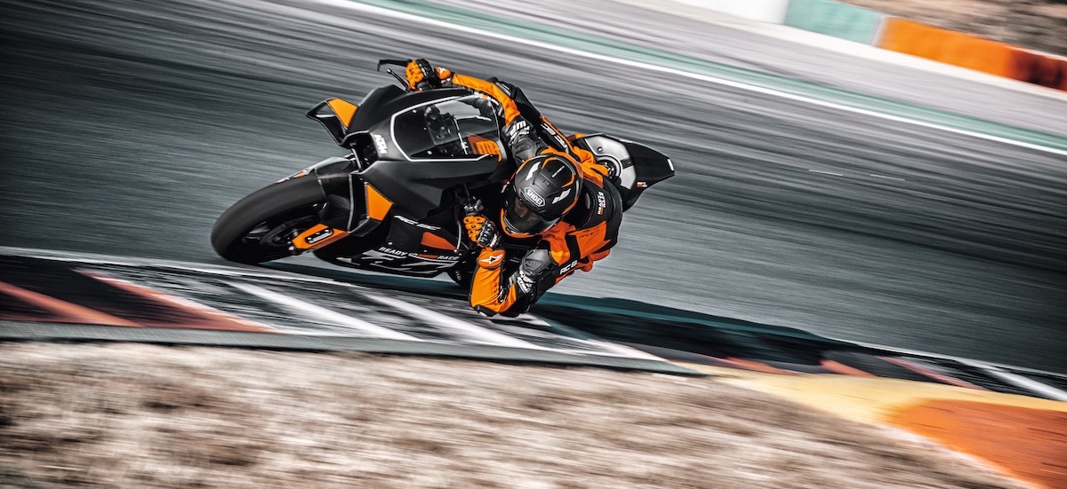 Nouveau – la KTM RC8C 2023, que pour le circuit, encore plus affûtée