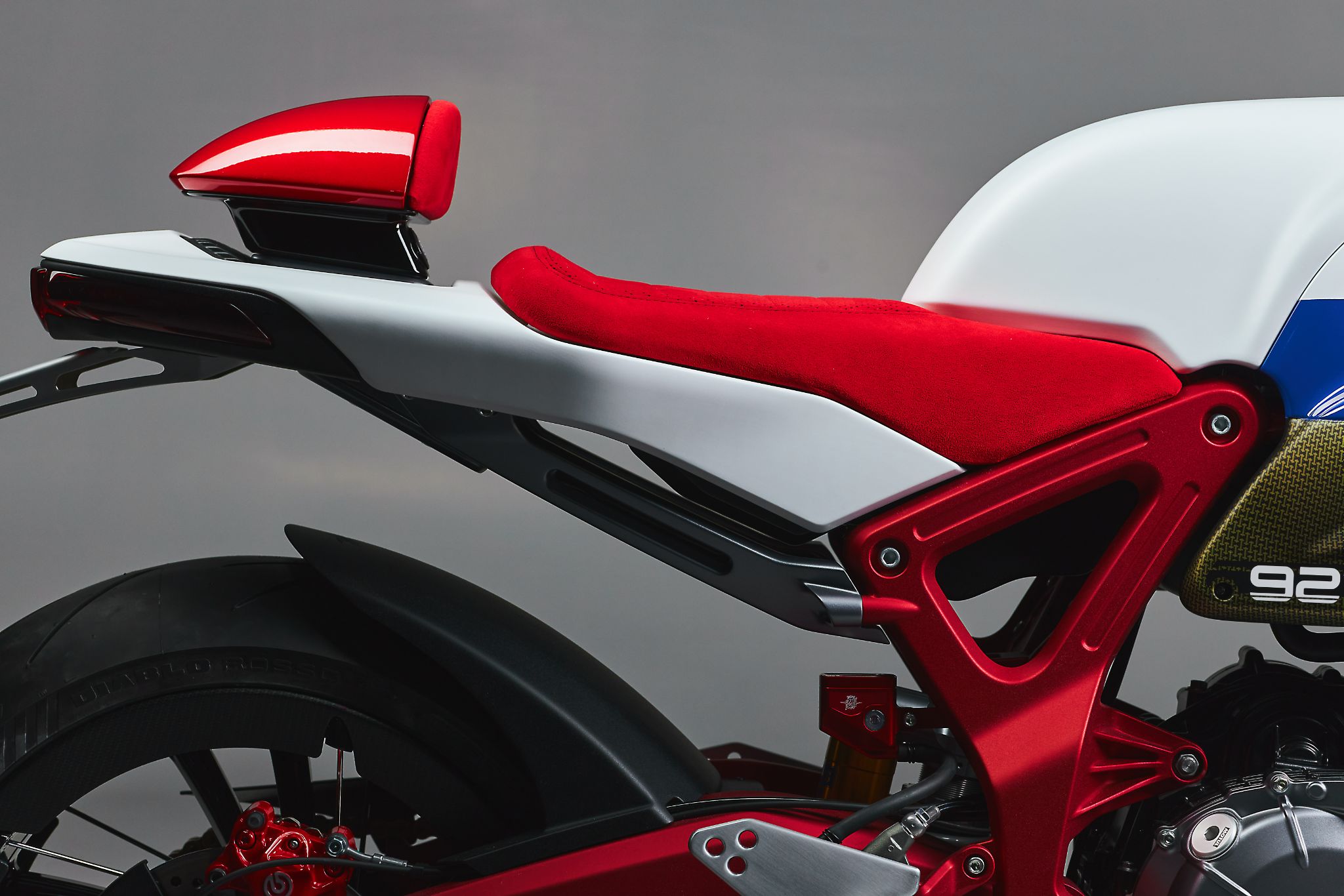 Les casques personnalisés MV Agusta sont chez l'Antirouille à La