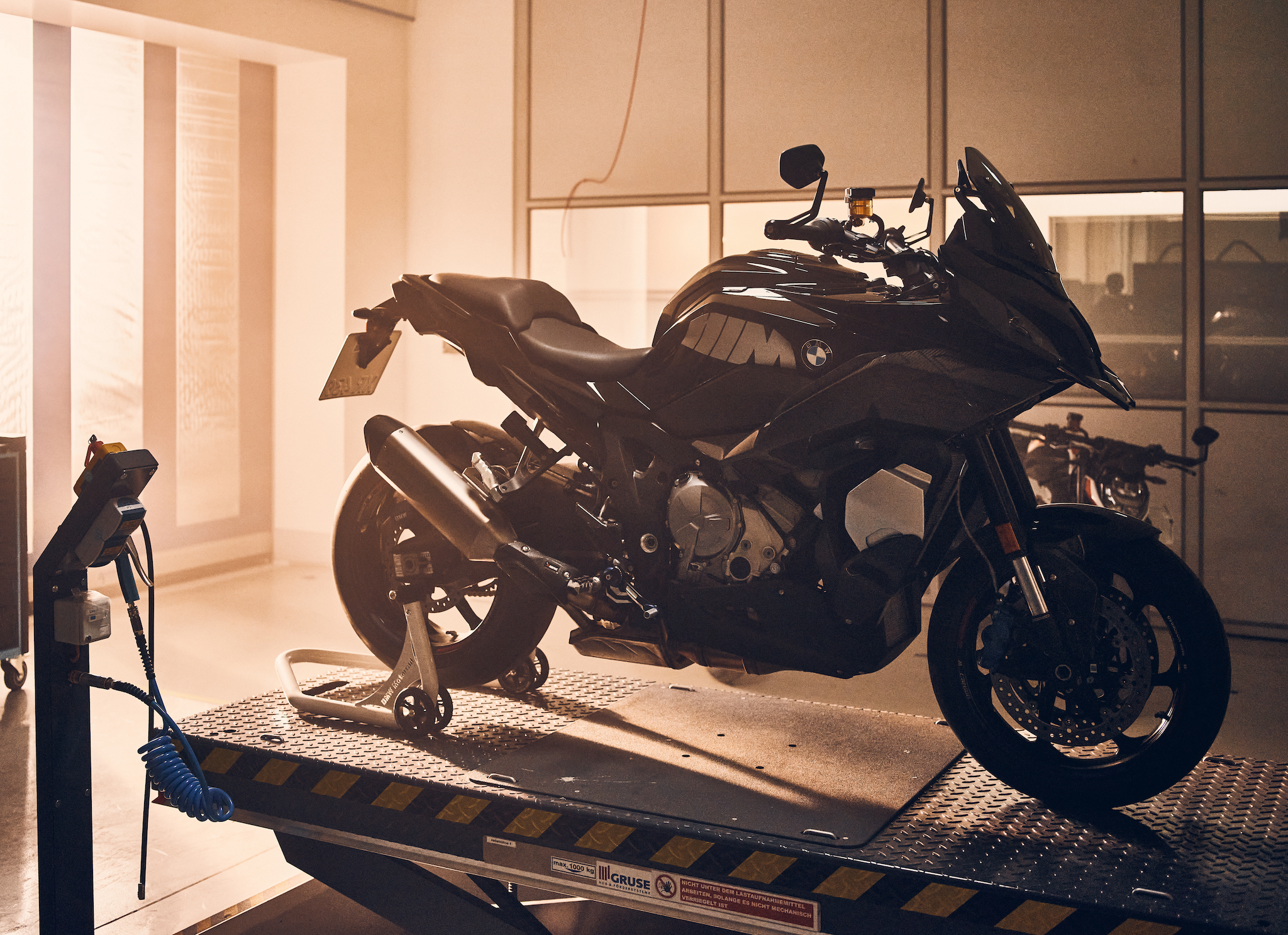 M 1000 xr
