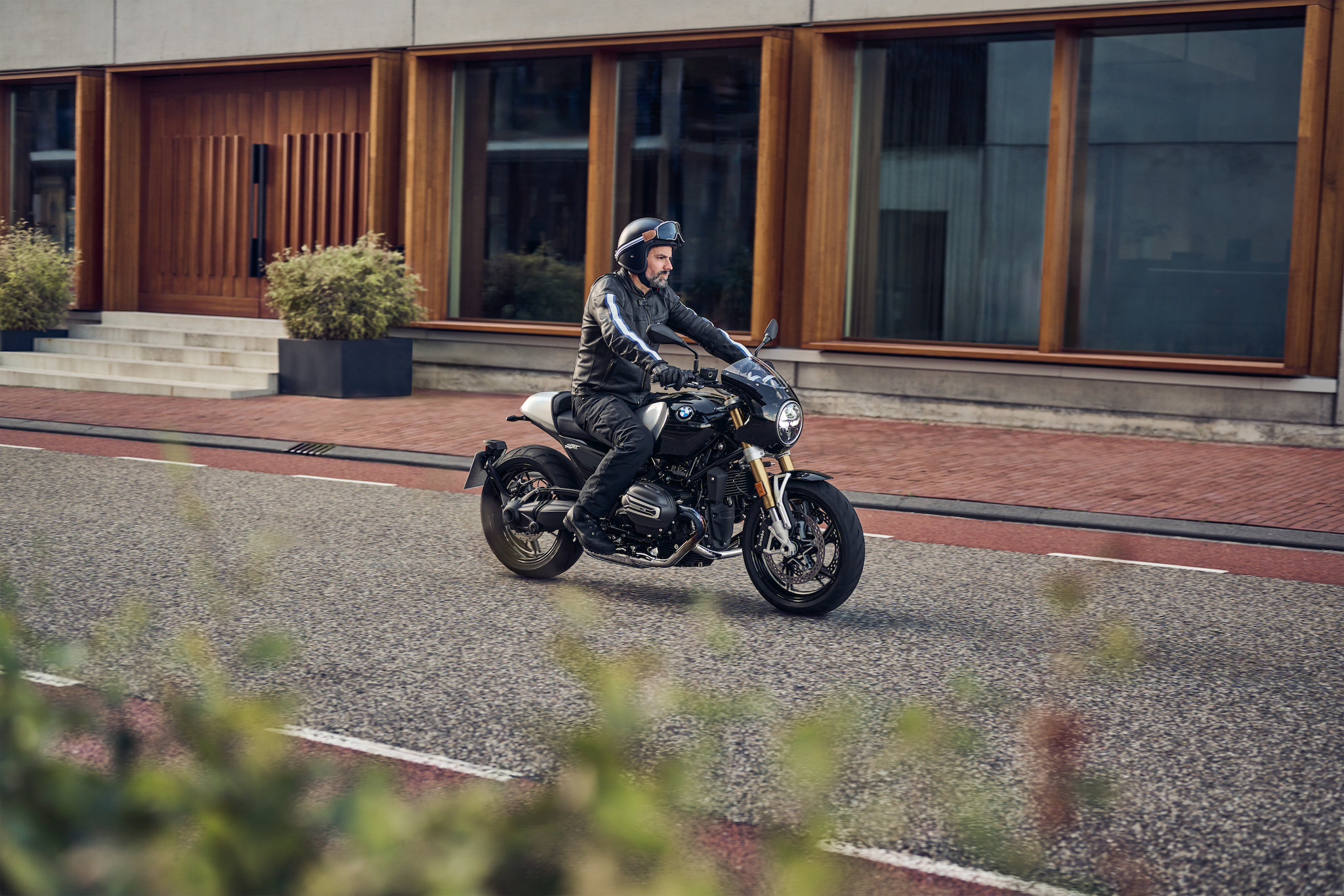 R12 NineT