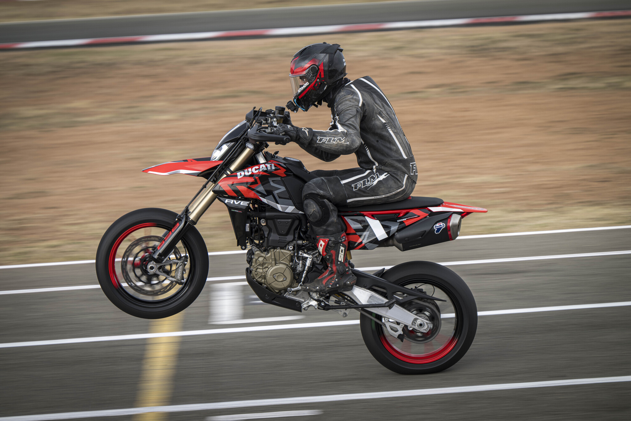 Hypermotard 698