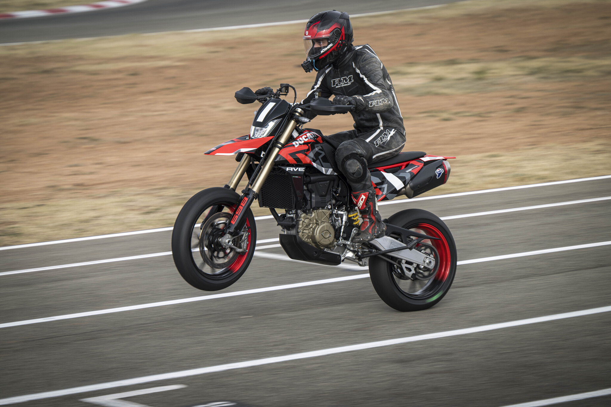 Hypermotard 698