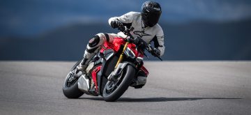 Essai – La Streetfighter V4 de Ducati remonte dans l’arène sportive