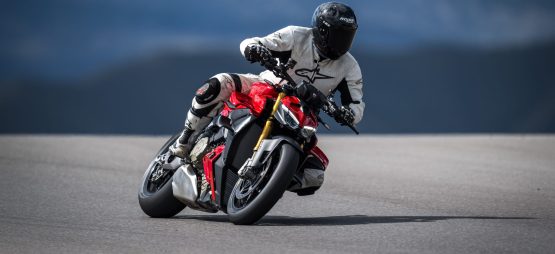 Essai – La Streetfighter V4 de Ducati remonte dans l’arène sportive