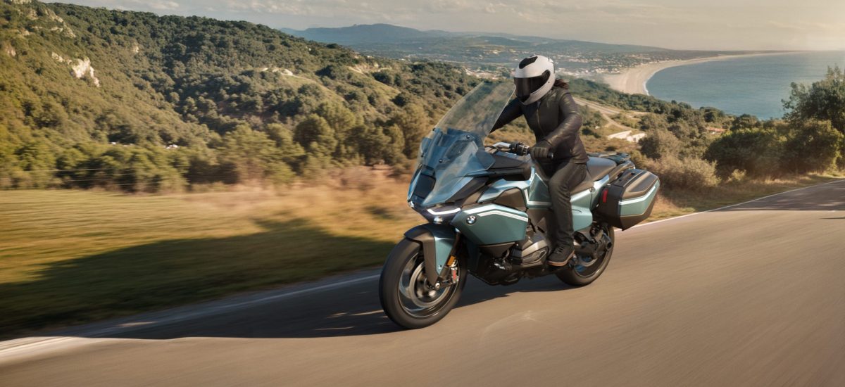 Nouveau moteur (1300) pour la BMW RT, mais aussi nouveau visage, et plus de potentiel sportif