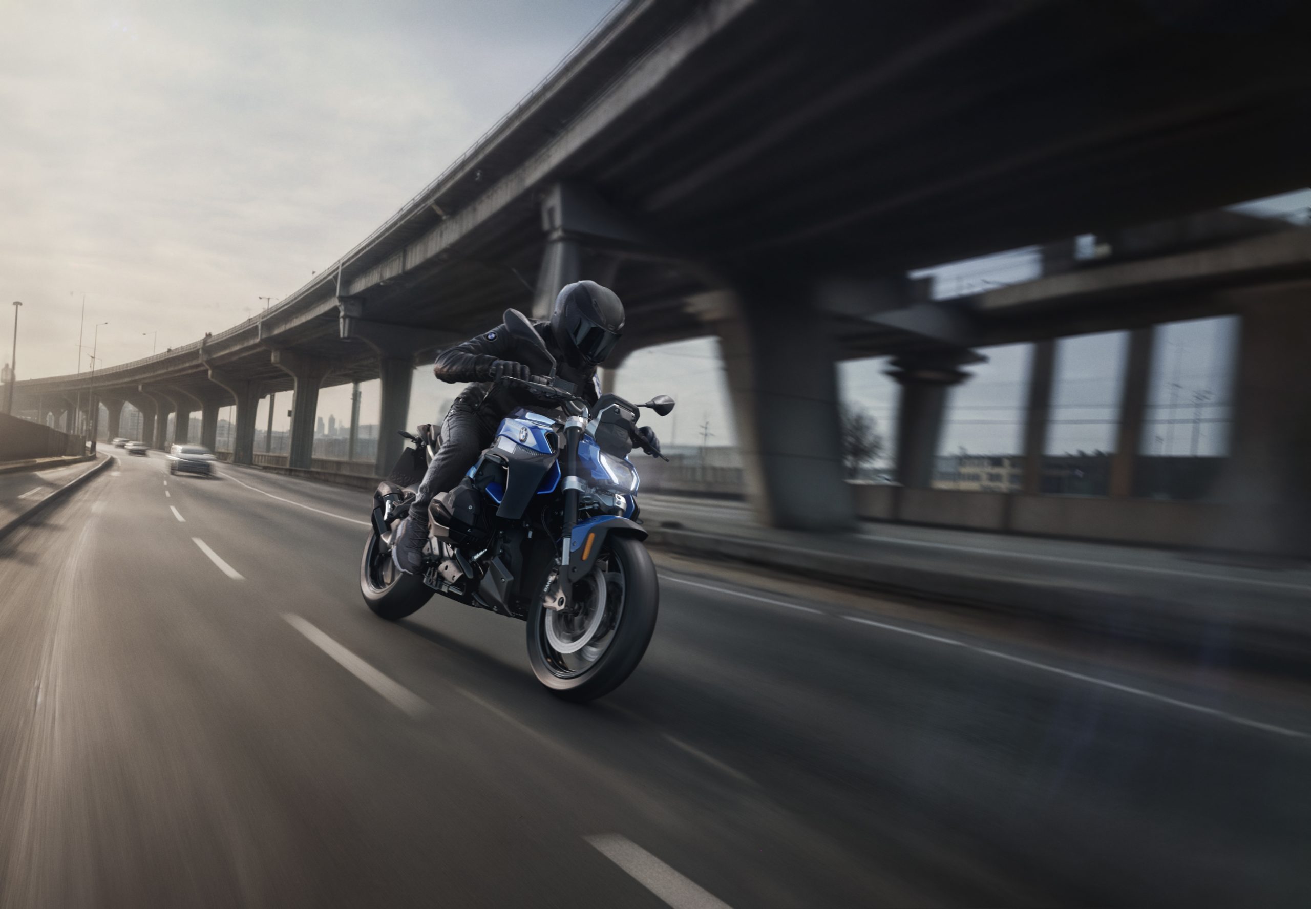 R1300R