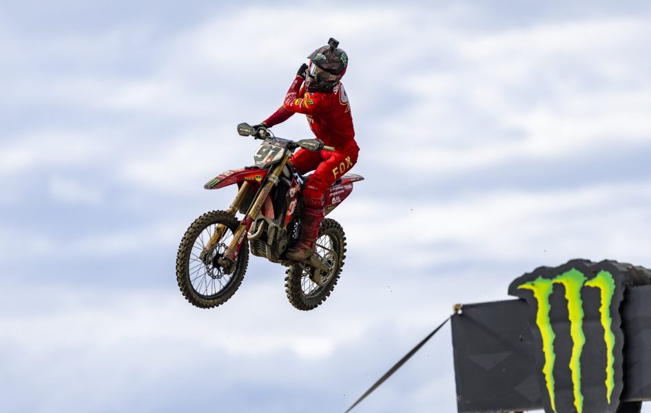Motocross – Au Grand Prix de Suisse, premier podium pour le numéro 91 à croix blanche sur la Ducati
