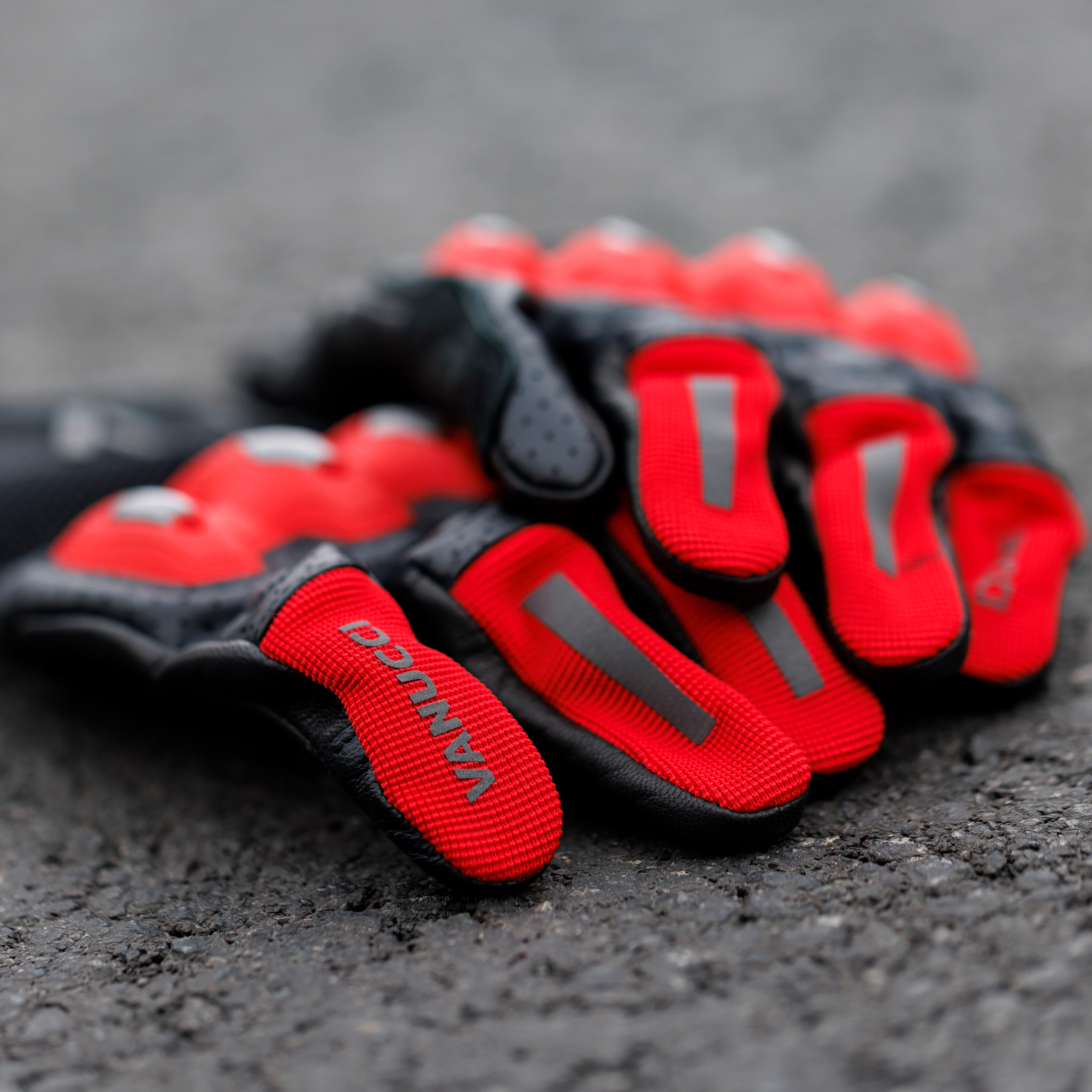 Vanucci VUG-4